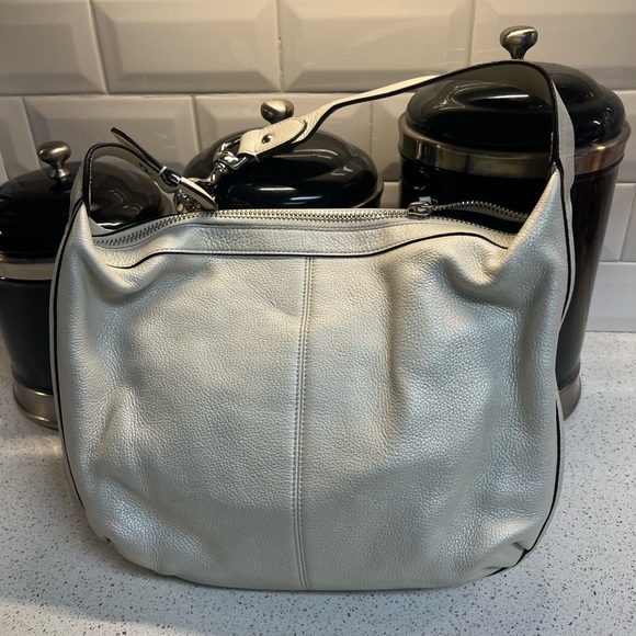 Coach Metallic White Shoulder-Hobo Bag with Matching Wallet - Picture 2 of 11